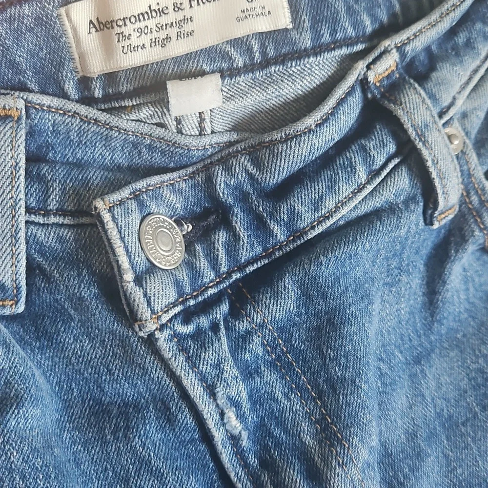 Abercrombie & Fitch The '90s Straight Ultra High-rise Size 28/ 6 Regular - Picture 2 of 8